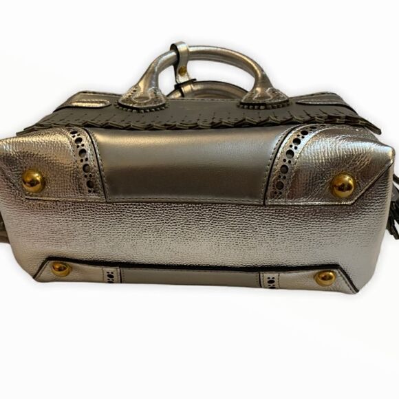 BURBERRY Metallic Calfskin Broguing Small Banner - Picture 6 of 16